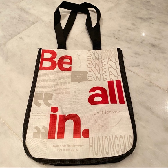 3 Brand new Lululemon shopping bags